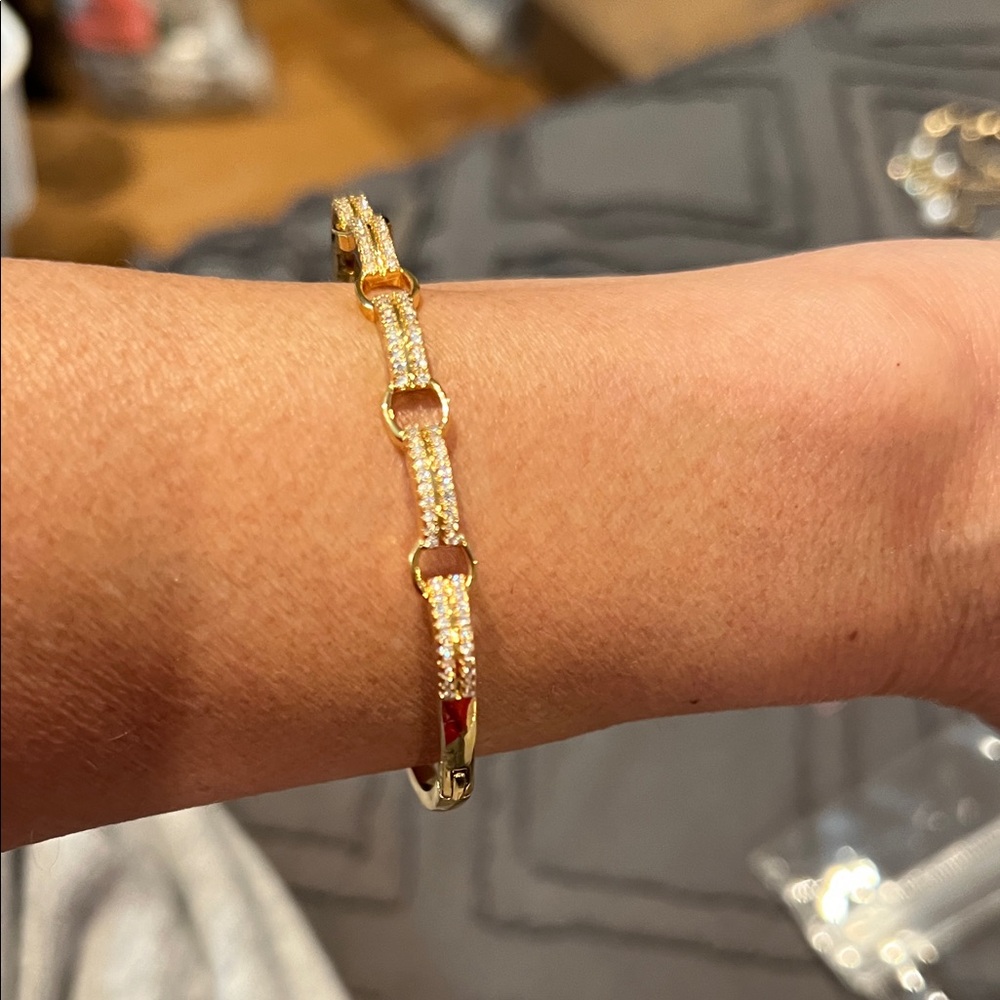Elegant Gold Bracelet